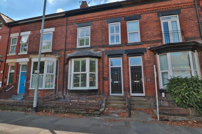 2 Bedroom Flat To Rent In Wilderspool Causeway, Warrington, WA4