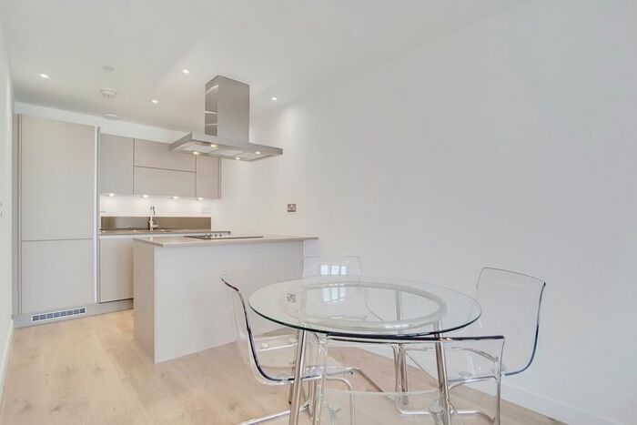 1 Bedroom Flat To Rent In Great Eastern Road, London, E15