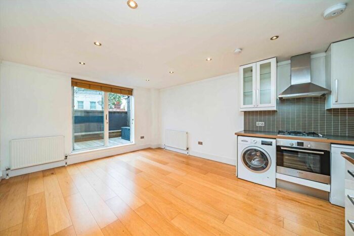 1 Bedroom Flat To Rent In Holloway Road, Islington, N7