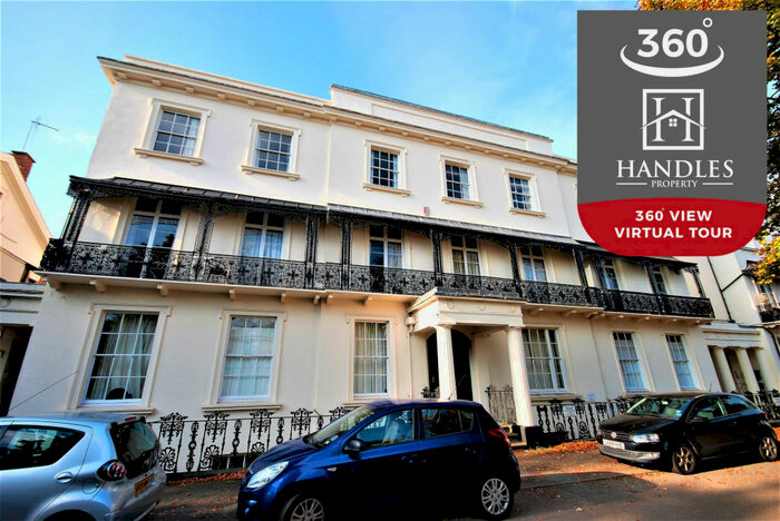 2 Bedroom Flat To Rent In - Clarendon Square, Leamington Spa, Warwickshire, CV32