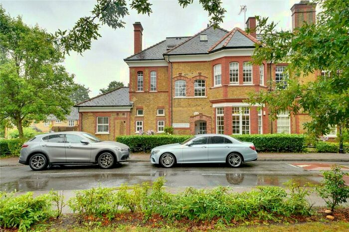 1 Bedroom Flat To Rent In Pennington Drive, London, N21