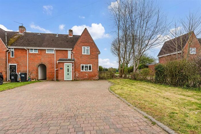 3 Bedroom Semi Detached House For Sale In King George Road, Andover, SP10