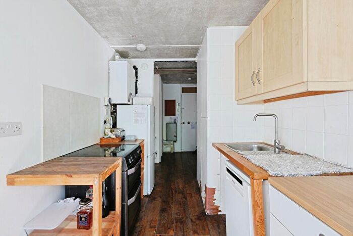1 Bedroom Flat For Sale In Strasburg Road, Battersea, London, SW11