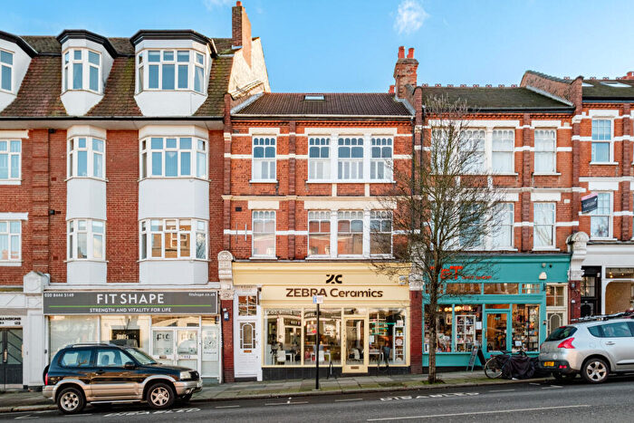 2 Bedroom Flat For Sale In Alexandra Park Road, London, N10