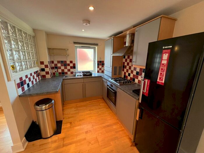2 Bedroom Flat To Rent In Fitzhamon Embankment, Cardiff, CF11
