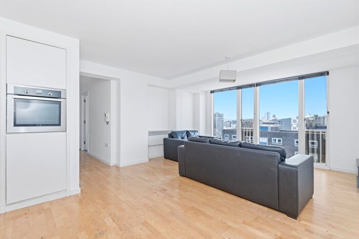 2 Bedroom Flat To Rent In The Avenue, Leeds, LS9