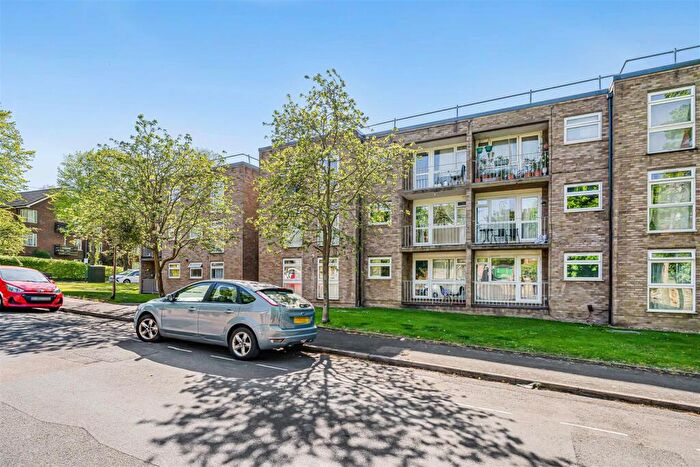 2 Bedroom Apartment For Sale In Eaton Road, Sutton, SM2