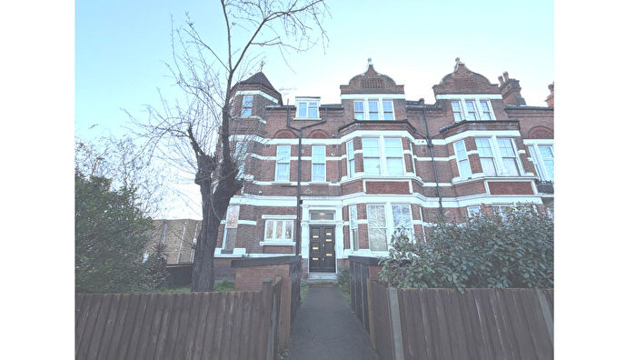 1 Bedroom Flat For Sale In C Nightingale Lane, Balham, London, SW12