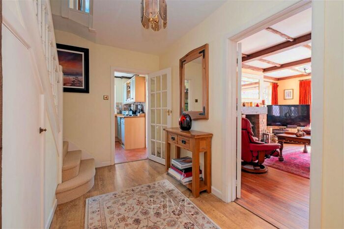 4 Bedroom Detached House For Sale In Monkton Close, Ferndown, BH22