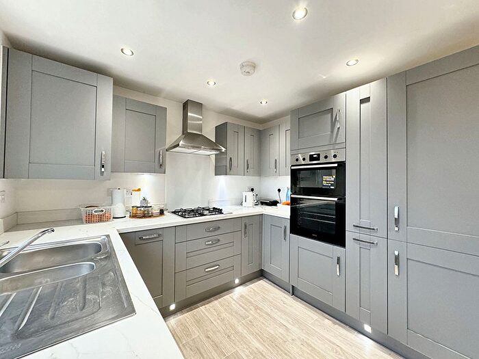 3 Bedroom Semi-Detached House To Rent In Shoemakers Close, Keresley End, CV7