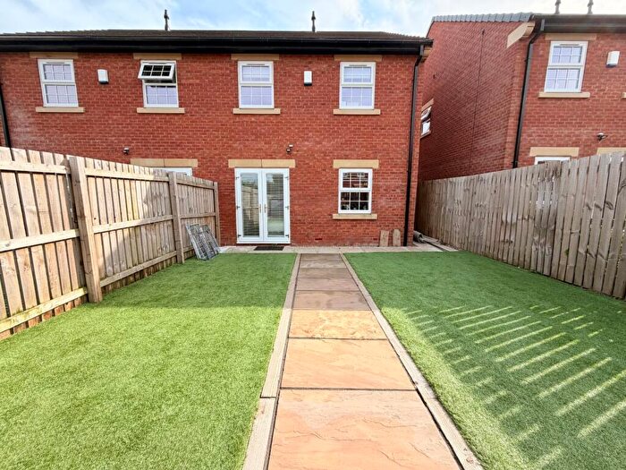 3 Bedroom Semi-Detached House To Rent In Mount Vernon Place, Barnsley, S70