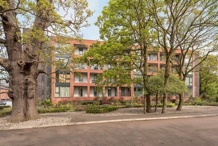 3 Bedroom Flat To Rent In Ebony Crescent Barnet, EN4