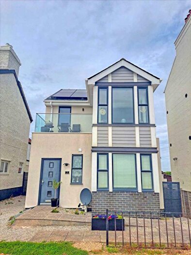 3 Bedroom Detached House For Sale In Southcliff Parade, Walton On The Naze, CO14