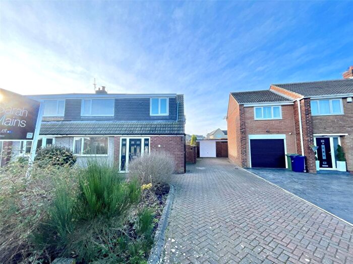 3 Bedroom Semi Detached House To Rent In Beech Grove, Gateshead, NE9