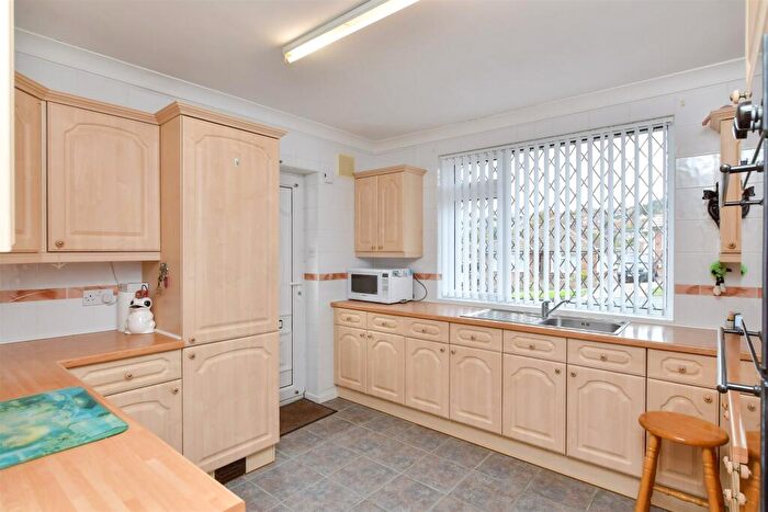 2 Bedroom Detached Bungalow For Sale In Chalkland Rise, Woodingdean, Brighton, East Sussex, BN2