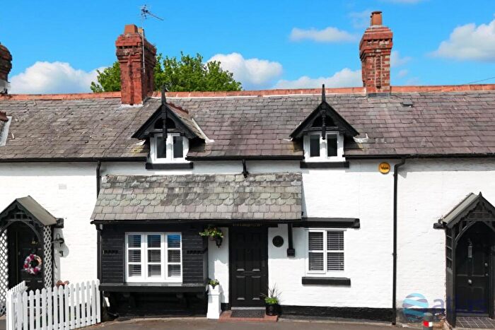 3 Bedroom Cottage For Sale In Elm Cottage, High Street, Hale Village, L24