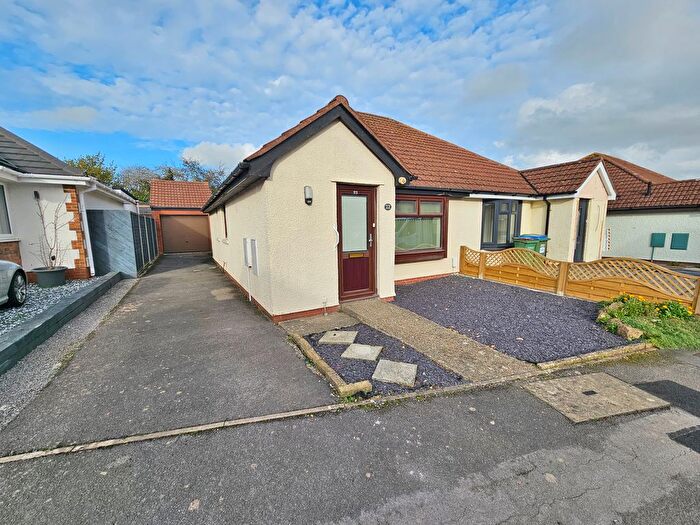 2 Bedroom Semi Detached Bungalow For Sale In Moraunt Drive, Portchester, PO16