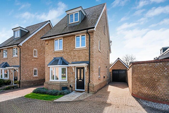 4 Bedroom Detached House For Sale In Talbot Street, Hitchin, SG5