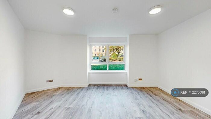 3 Bedroom Flat To Rent In Lumsden Street, Glasgow, G3