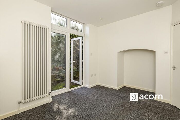 1 Bedroom Flat To Rent In Croydon Road, London, SE20