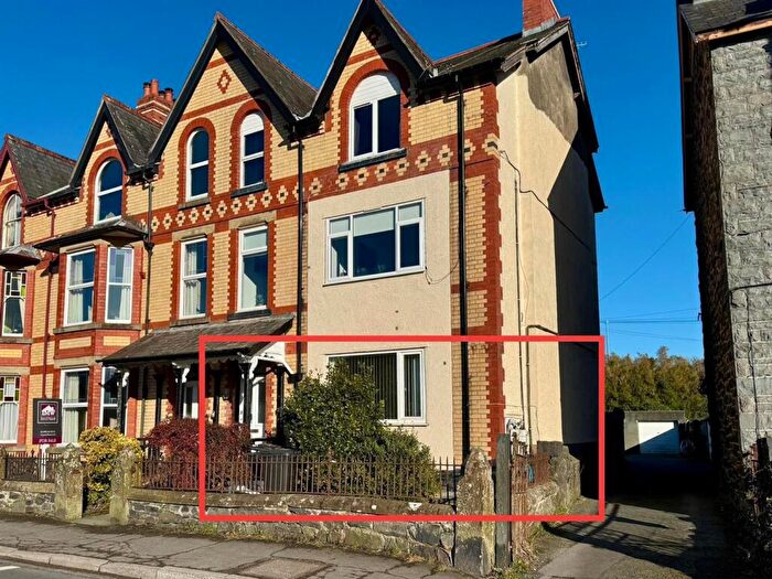 1 Bedroom Maisonette For Sale In Station Road, Llanrwst, LL26
