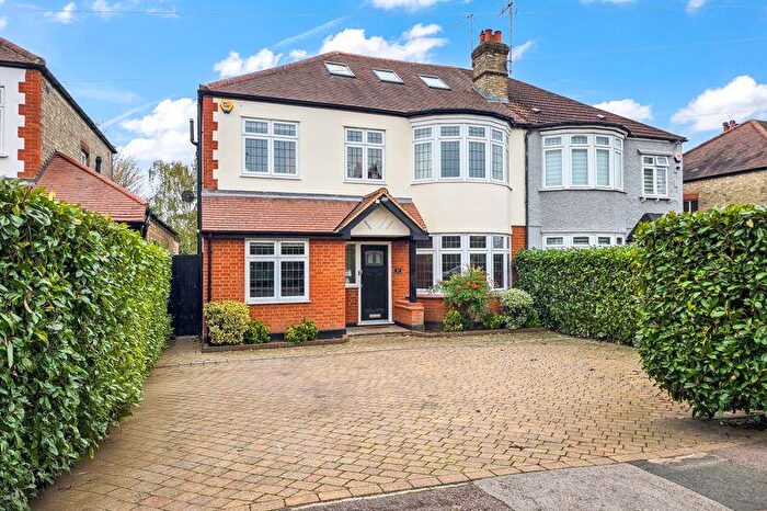 4 Bedroom Semi-Detached House For Sale In Hadley Road, Enfield, EN2