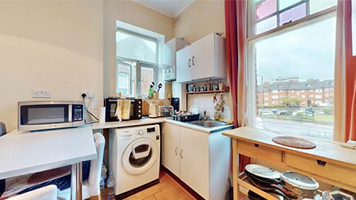 1 Bedroom Flat For Sale In Great North Road, Highgate, N6