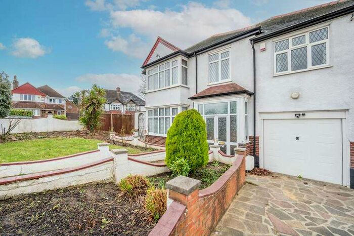 4 Bedroom House To Rent In Valleyfield Road, SW16, Streatham Common, SW16