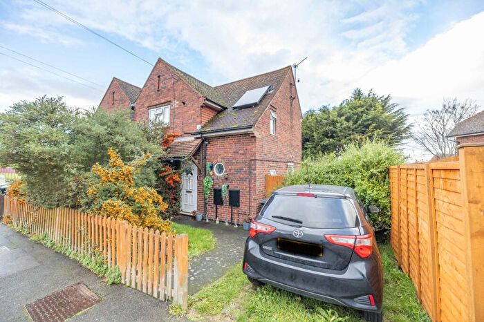 3 Bedroom Semi Detached House For Sale In Querns Road, Canterbury, Kent, CT1