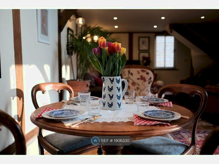 2 Bedroom Semi-Detached House To Rent In Logmore Lane, Dorking, RH4