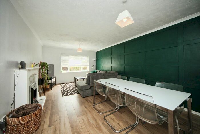 2 Bedroom Flat To Rent In Gladstone Street, Taunton, TA2