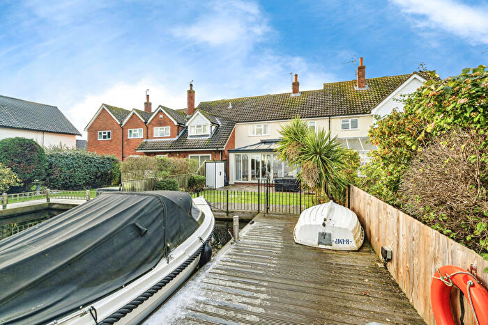 3 Bedroom Terraced House For Sale In The Rhond, Hoveton, Norwich, Norfolk, NR12