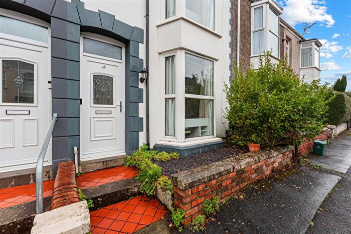 4 Bedroom Property For Sale In Westbourne Grove, Sketty, SA2