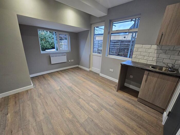 2 Bedroom Property To Rent In Woodstock Way, Mitcham, CR4