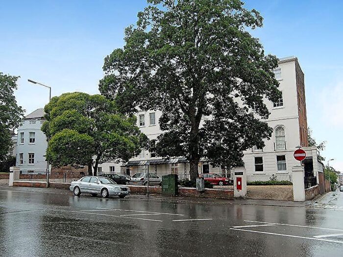1 Bedroom Apartment To Rent In Heritage Court, Castle Hill, Reading, RG1