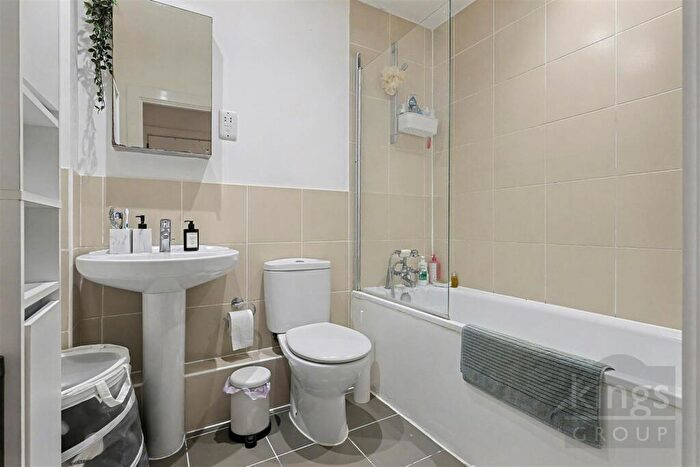 1 Bedroom Flat For Sale In Faraday House, Velocity Way, Enfield, EN3