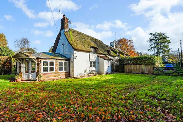 2 Bedroom Cottage For Sale In South Street, Ropley, SO24