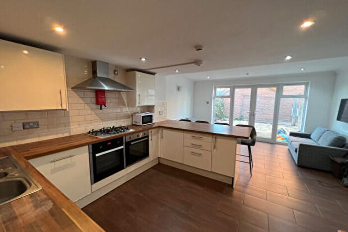 6 Bedroom Terraced House To Rent In Flora Street Cardiff, CF24