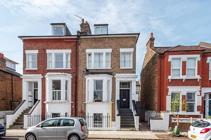 1 Bedroom Flat To Rent In Haldon Road, West Hill, London, SW18