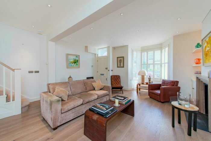 3 Bedroom House To Rent In Orbel Street, Battersea, London, SW11