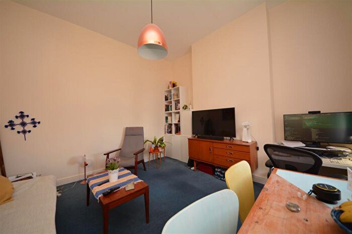1 Bedroom Flat To Rent In High Road, East Finchley, N2