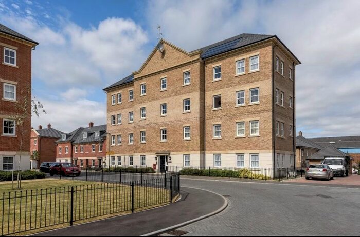 2 Bedroom Flat To Rent In Sapphire Court, Rainbow Road, Erith, Kent, DA8