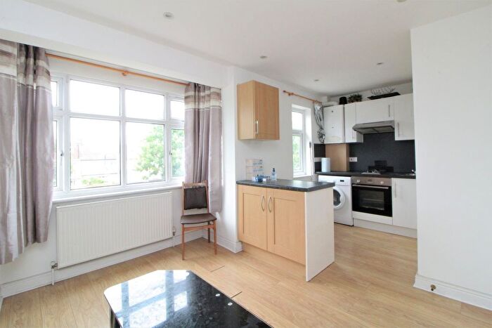 1 Bedroom Flat To Rent In Huxley Gardens, Park Royal, London, NW10