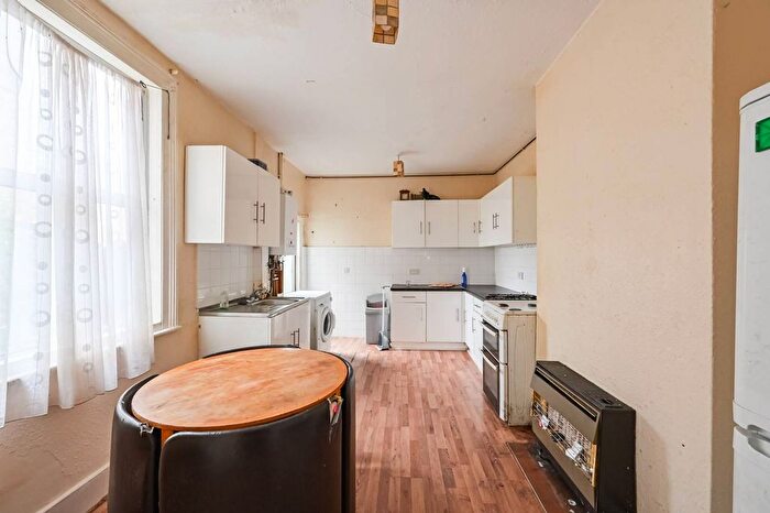 4 Bedroom Terraced House For Sale In Napier Road, Tottenham, London, N17