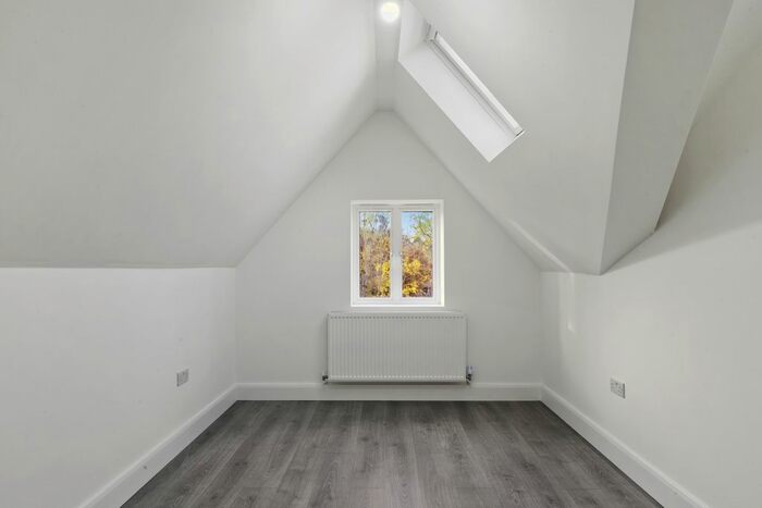 2 Bedroom Flat To Rent In St. Albans Road, Garston, Watford, WD25