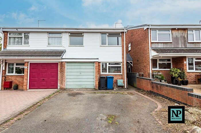 3 Bedroom Semi-Detached House For Sale In Rothay, Tamworth, B77
