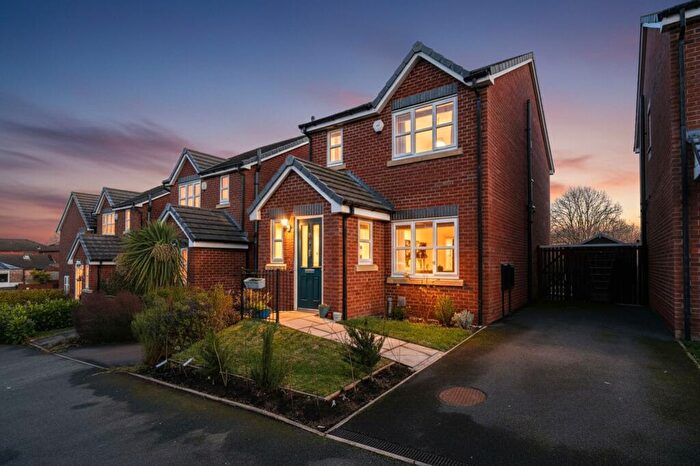 3 Bedroom Detached House For Sale In Rowan Crescent, Hyde, Hyde, SK14