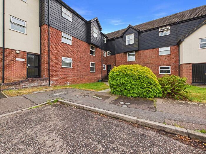 2 Bedroom Flat For Sale In Stonecrop, Braiswick, Colchester, Essex, CO4