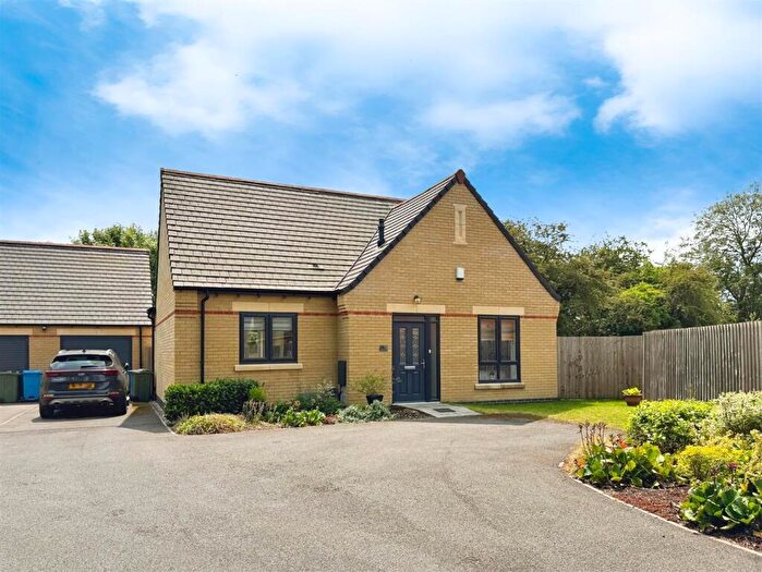 2 Bedroom Detached Bungalow For Sale In Robertson Grove, Rhodesia, Worksop, S80