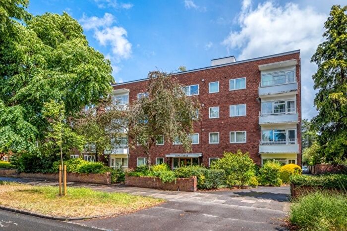 2 Bedroom Flat For Sale In Capel Lodge, Kew Road, Kew, Richmond, Surrey, TW9
